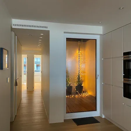 Apartment Oskar Luxe Op Zeedijk Met Zeezicht Ostende